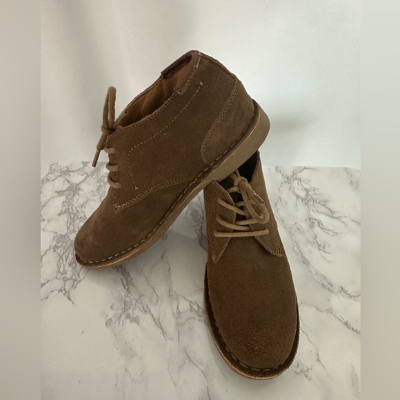 Kenneth Cole Reaction Desert Sun Suede Chukkas (SH84) - Picture 1 of 10